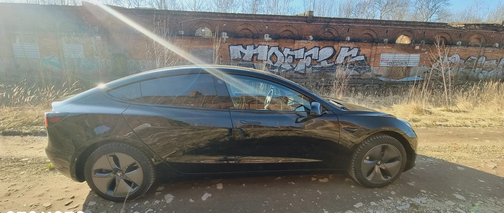Tesla Model 3 cena 90000 przebieg: 83400, rok produkcji 2019 z Łódź małe 667